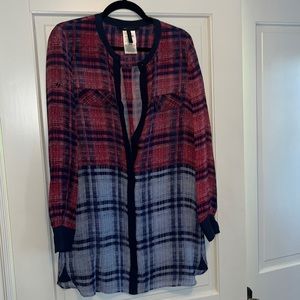 BCBG tunic top size S